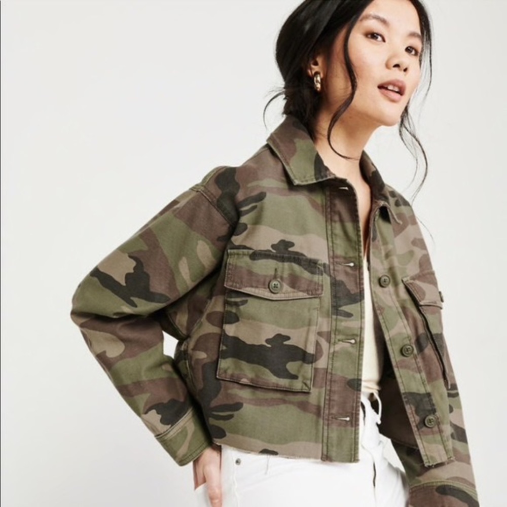 Abercrombie & Fitch Oversized Crop Twill Jacket